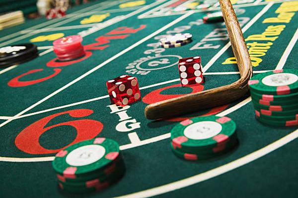 Discover Live Dealer Tables and Exciting Gaming Features on เว็บพนันออนไลน์ที่ดีที่สุด